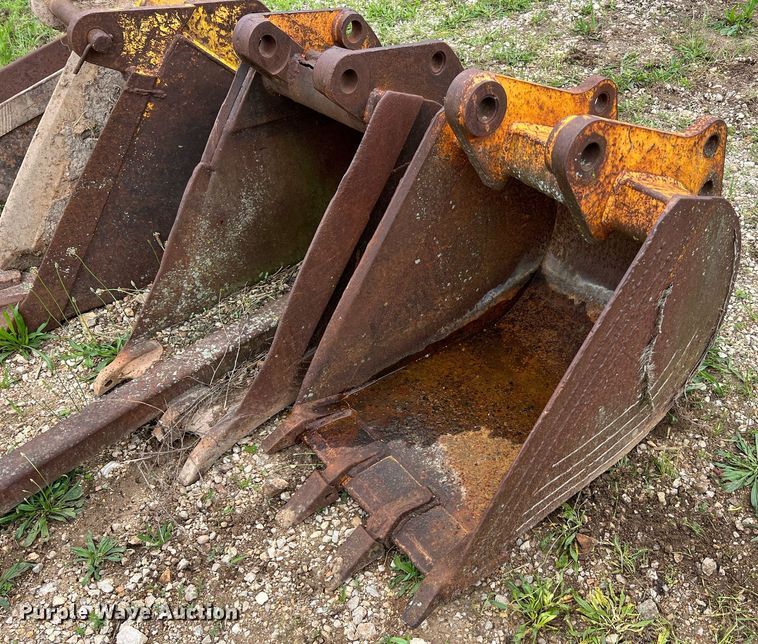 image for item LI9750 (4) backhoe buckets