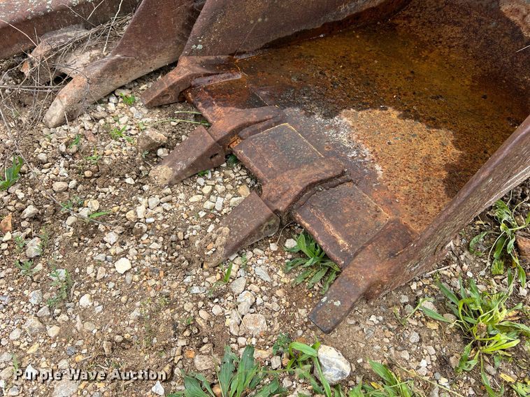 image for item LI9750 (4) backhoe buckets