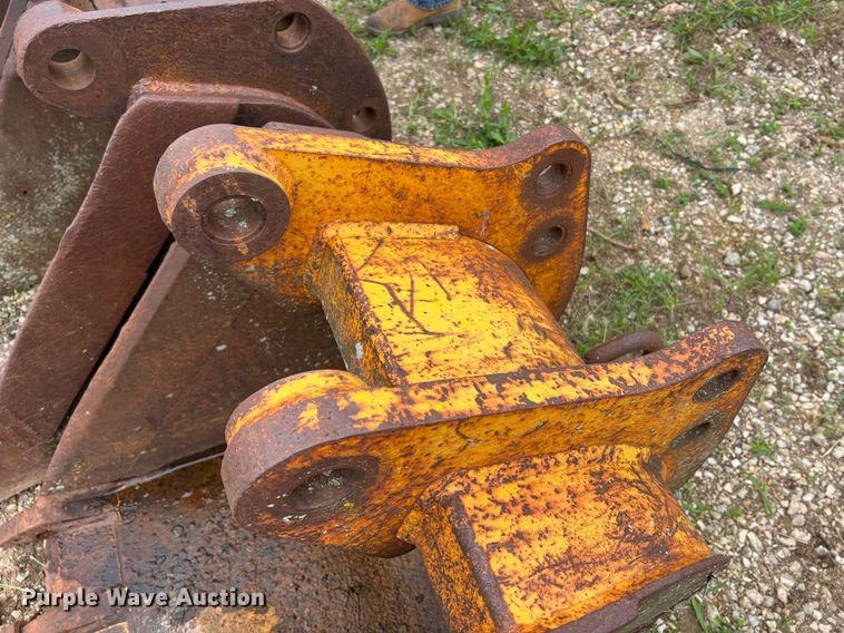 image for item LI9750 (4) backhoe buckets