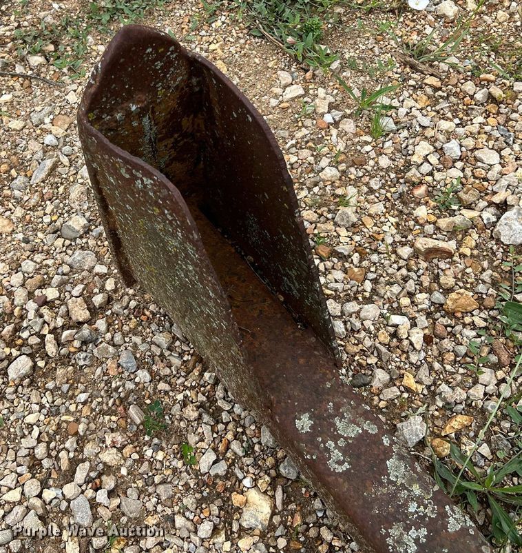 image for item LI9750 (4) backhoe buckets