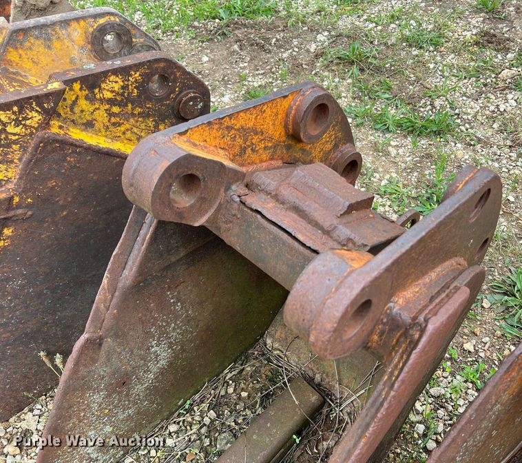 image for item LI9750 (4) backhoe buckets