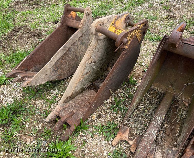 image for item LI9750 (4) backhoe buckets