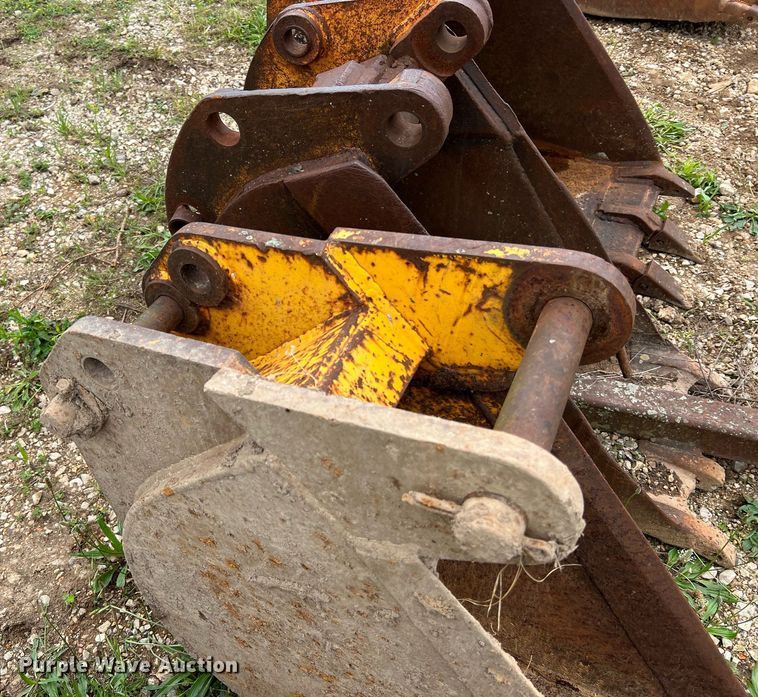 image for item LI9750 (4) backhoe buckets