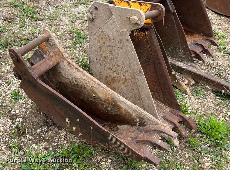 image for item LI9750 (4) backhoe buckets