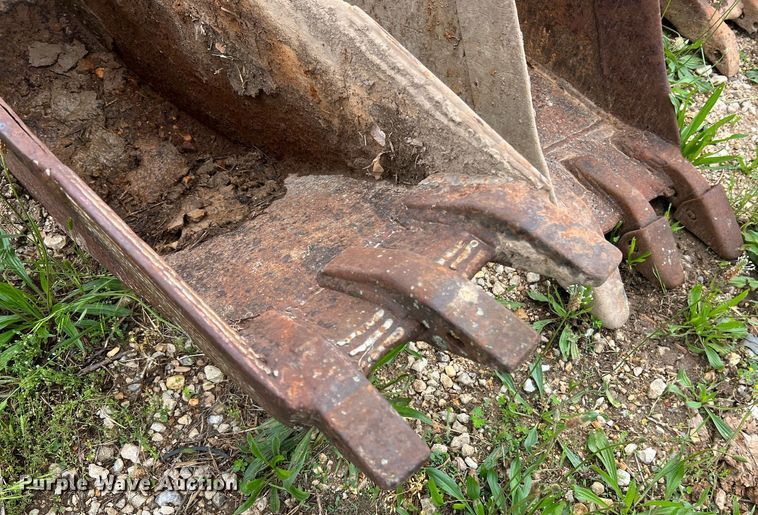 image for item LI9750 (4) backhoe buckets