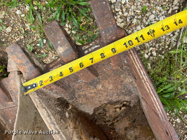 image for item LI9750 (4) backhoe buckets