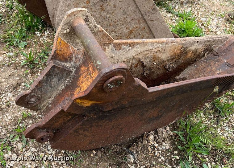 image for item LI9750 (4) backhoe buckets