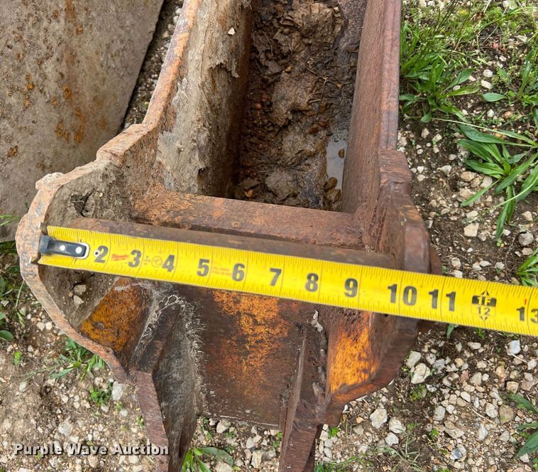 image for item LI9750 (4) backhoe buckets