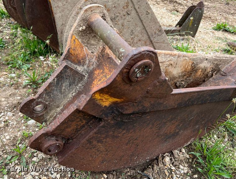 image for item LI9750 (4) backhoe buckets