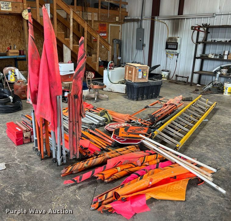 image for item LI9752 Road safety equipment