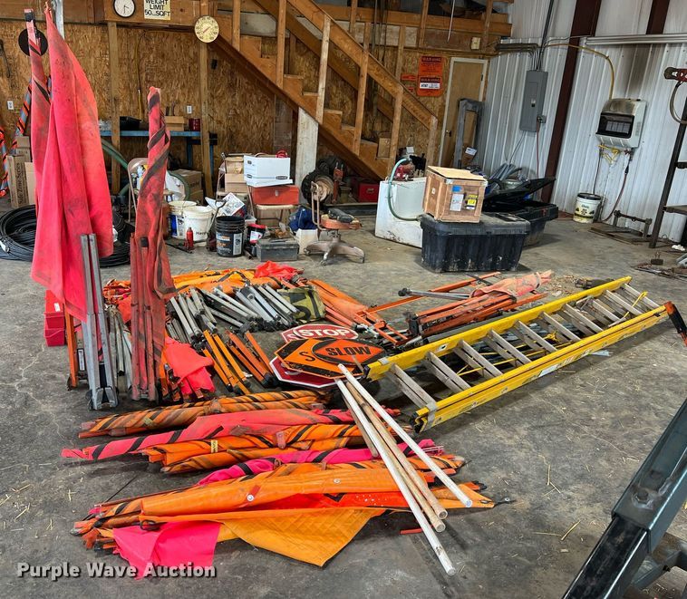 image for item LI9752 Road safety equipment