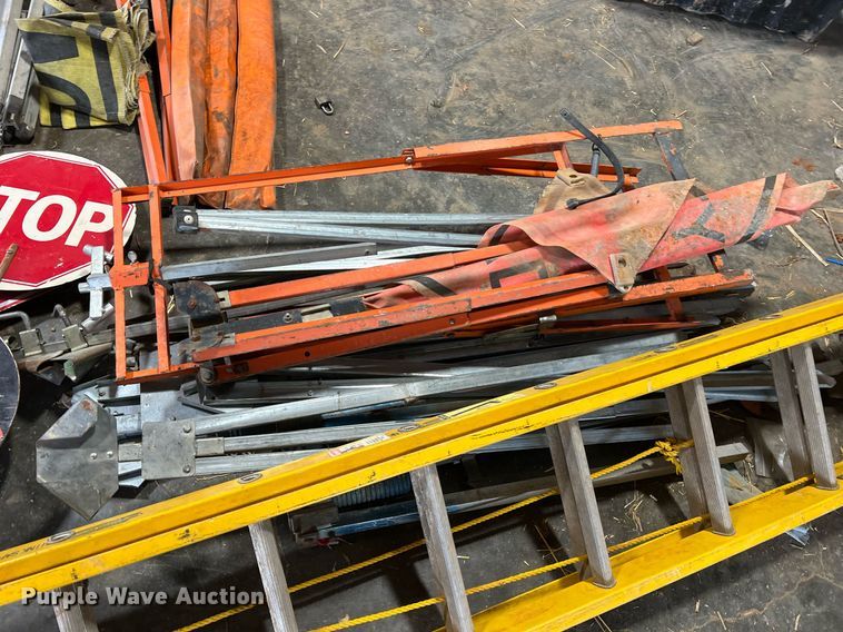 image for item LI9752 Road safety equipment