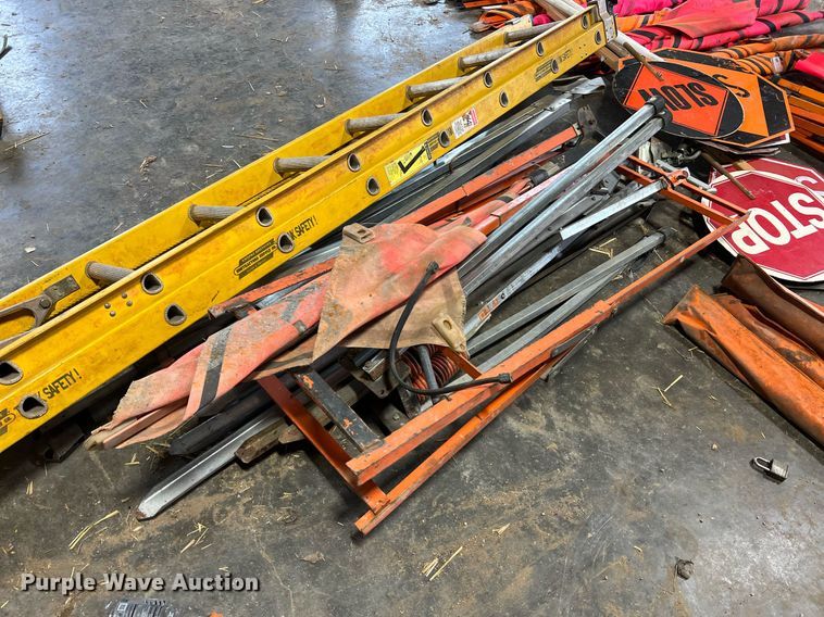 image for item LI9752 Road safety equipment