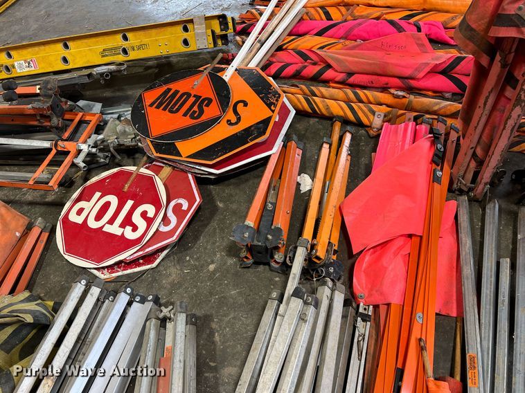 image for item LI9752 Road safety equipment