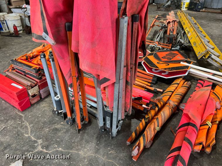 image for item LI9752 Road safety equipment