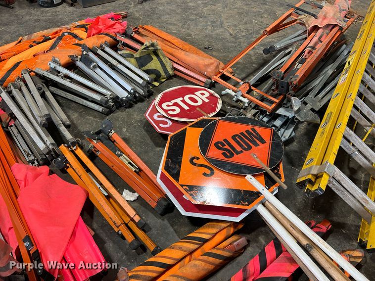 image for item LI9752 Road safety equipment