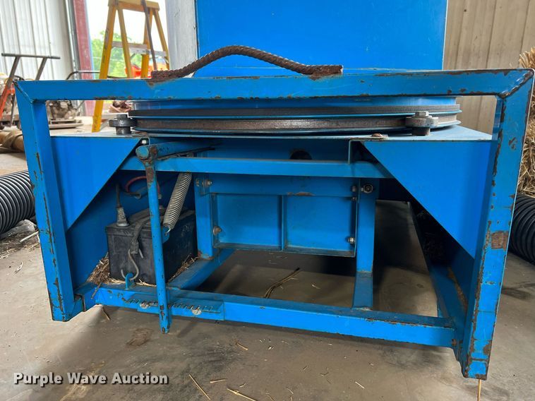 image for item LI9764 Goossen BCG-2  bale chopper