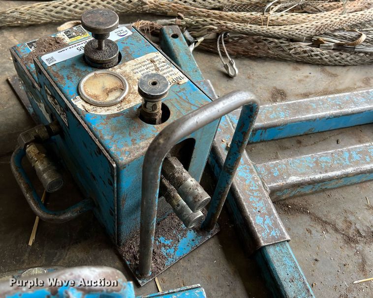 image for item LI9765 (2) Condux International pipe pullers