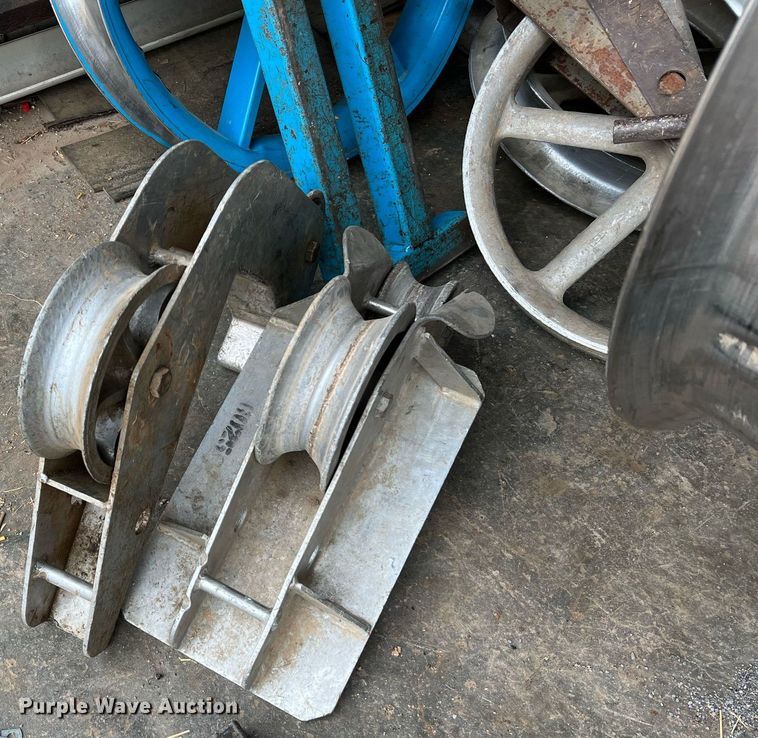 image for item LI9765 (2) Condux International pipe pullers