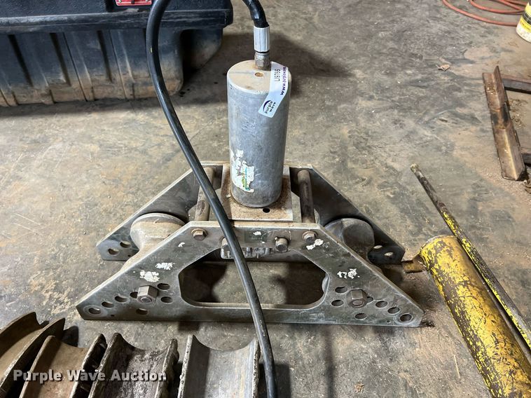 image for item LI9766 Greenlee  pipe bender