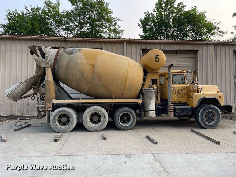 image for item LJ9709 1999 Mack DM690S  ready mix truck