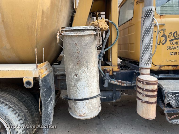 image for item LJ9709 1999 Mack DM690S  ready mix truck