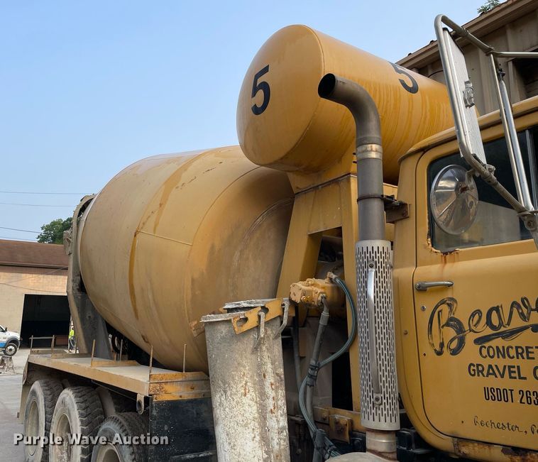 image for item LJ9709 1999 Mack DM690S  ready mix truck