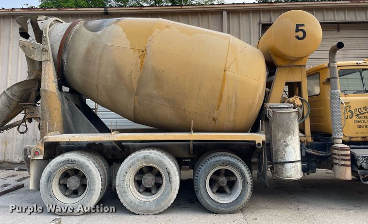 image for item LJ9709 1999 Mack DM690S  ready mix truck