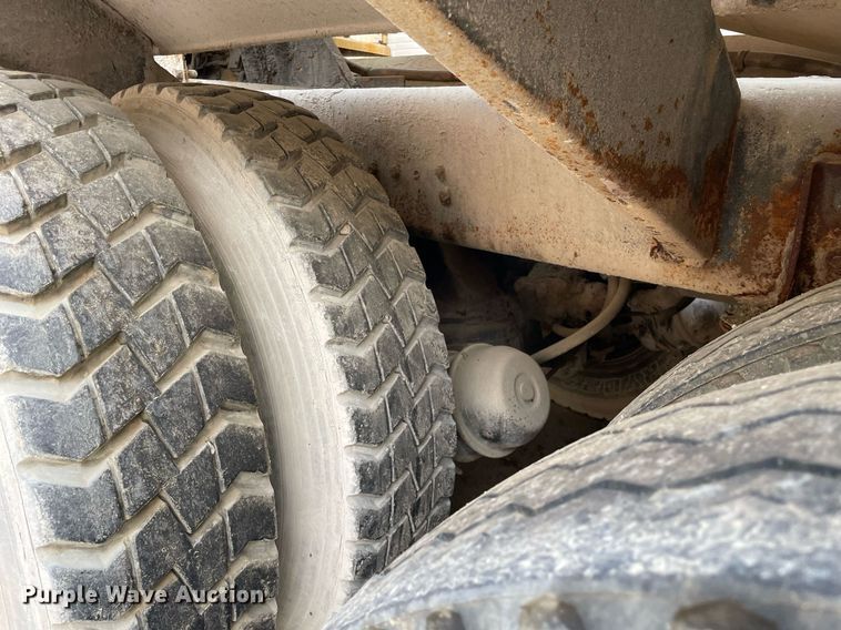 image for item LJ9709 1999 Mack DM690S  ready mix truck