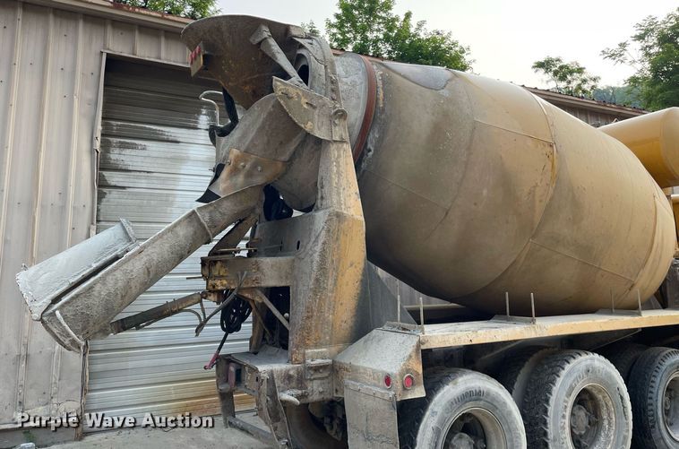 image for item LJ9709 1999 Mack DM690S  ready mix truck