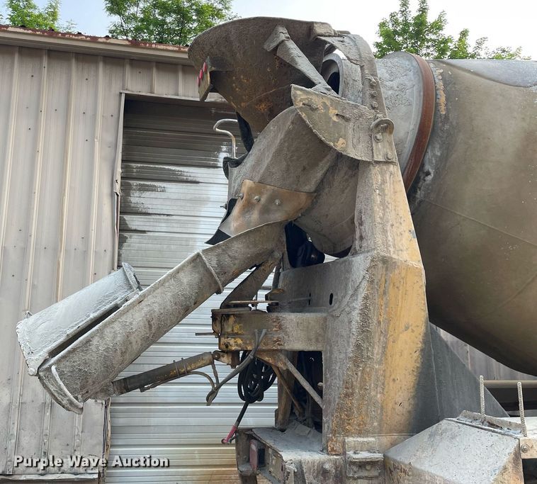 image for item LJ9709 1999 Mack DM690S  ready mix truck