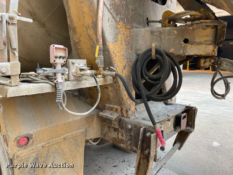 image for item LJ9709 1999 Mack DM690S  ready mix truck