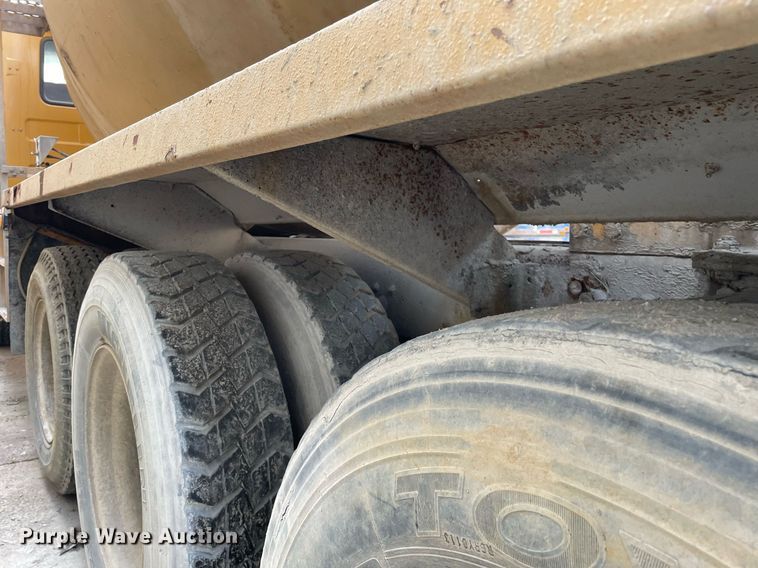 image for item LJ9709 1999 Mack DM690S  ready mix truck