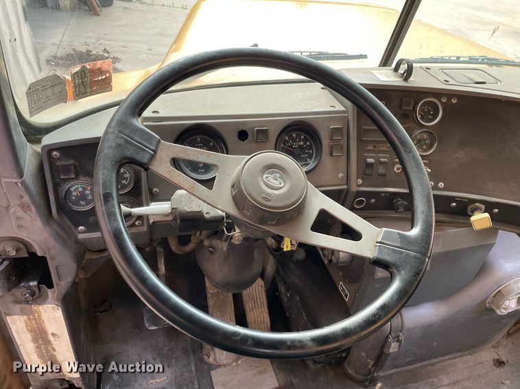 image for item LJ9709 1999 Mack DM690S  ready mix truck