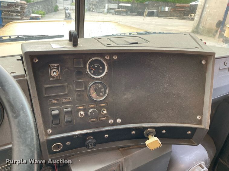 image for item LJ9709 1999 Mack DM690S  ready mix truck