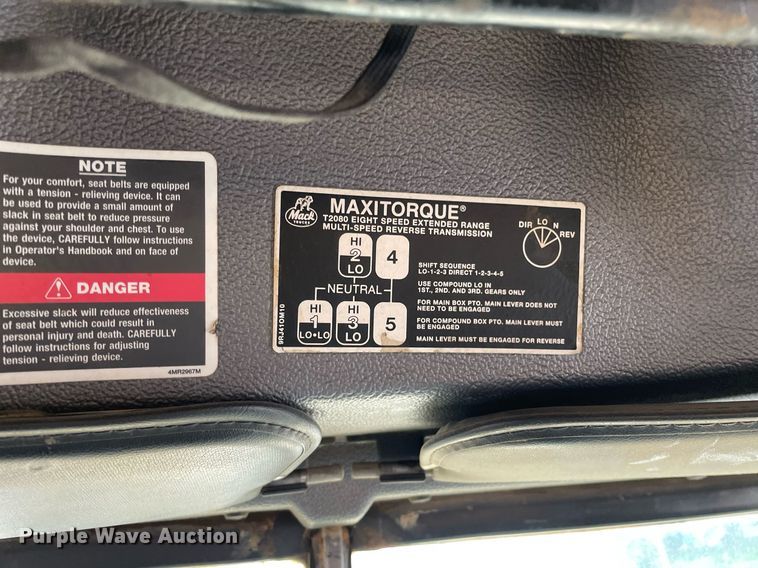 image for item LJ9709 1999 Mack DM690S  ready mix truck