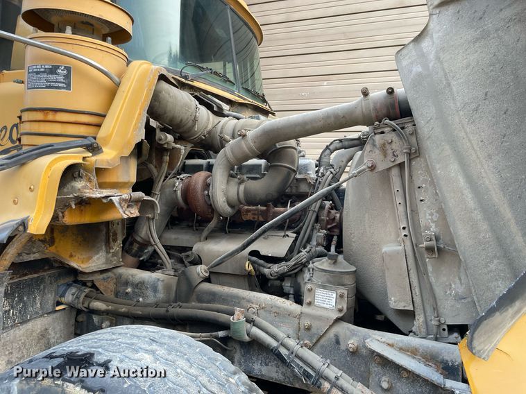 image for item LJ9709 1999 Mack DM690S  ready mix truck