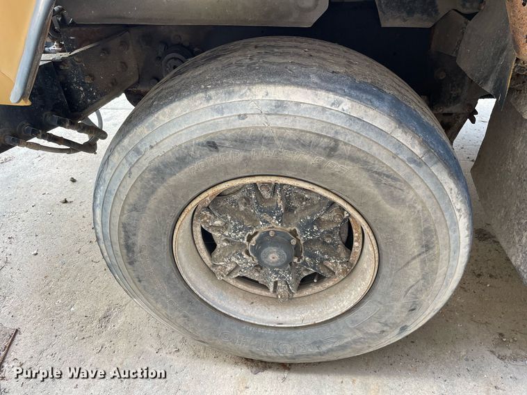 image for item LJ9709 1999 Mack DM690S  ready mix truck