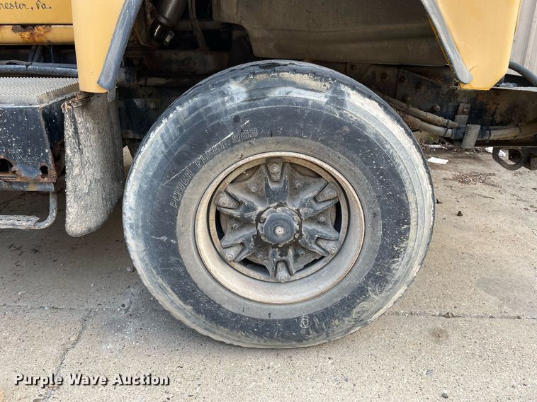 image for item LJ9709 1999 Mack DM690S  ready mix truck