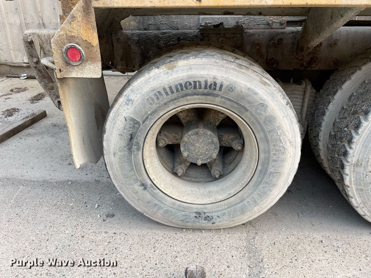 image for item LJ9709 1999 Mack DM690S  ready mix truck