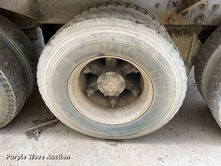 image for item LJ9709 1999 Mack DM690S  ready mix truck