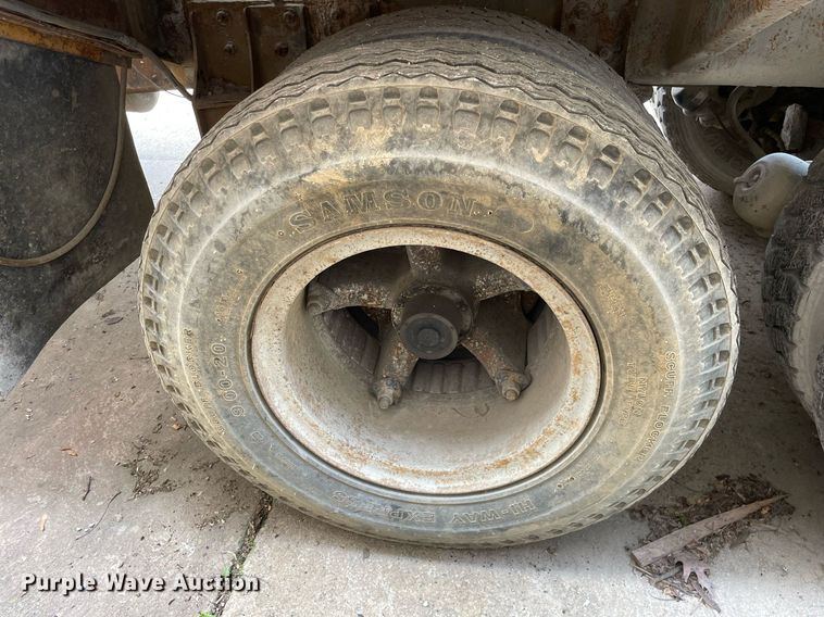 image for item LJ9709 1999 Mack DM690S  ready mix truck