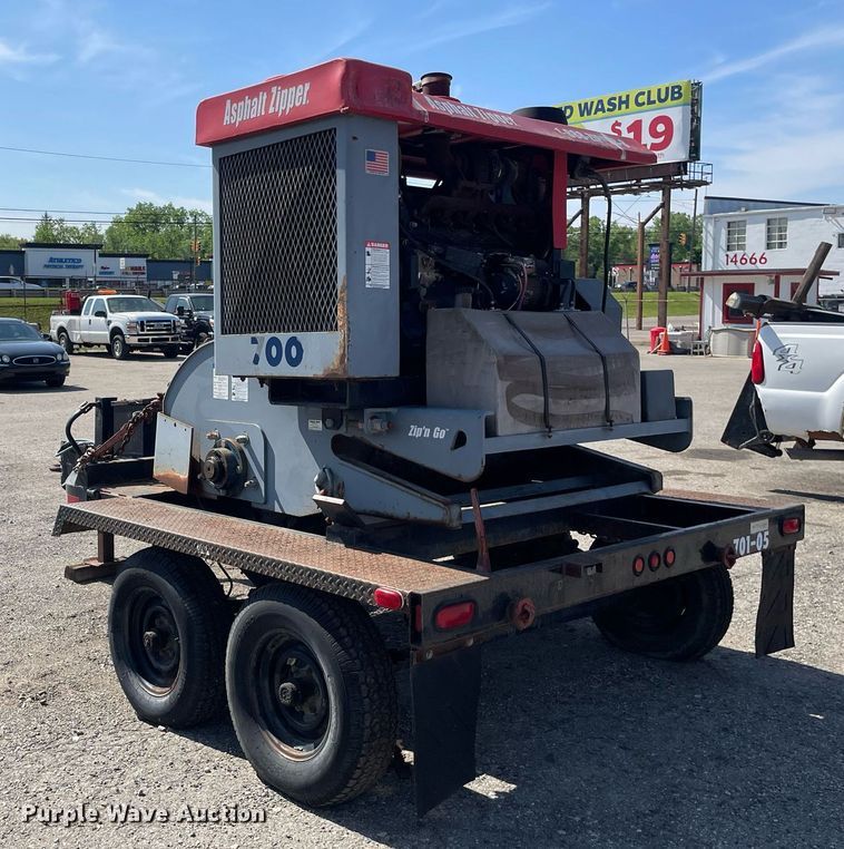 image for item LJ9716 2005 Asphalt Zipper AZ-480HD  cold planer