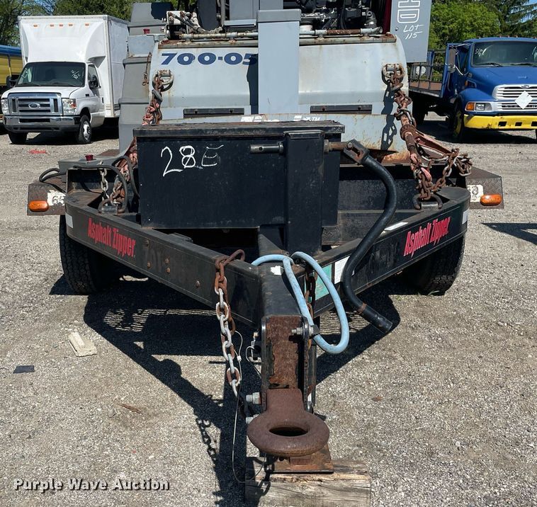 image for item LJ9716 2005 Asphalt Zipper AZ-480HD  cold planer