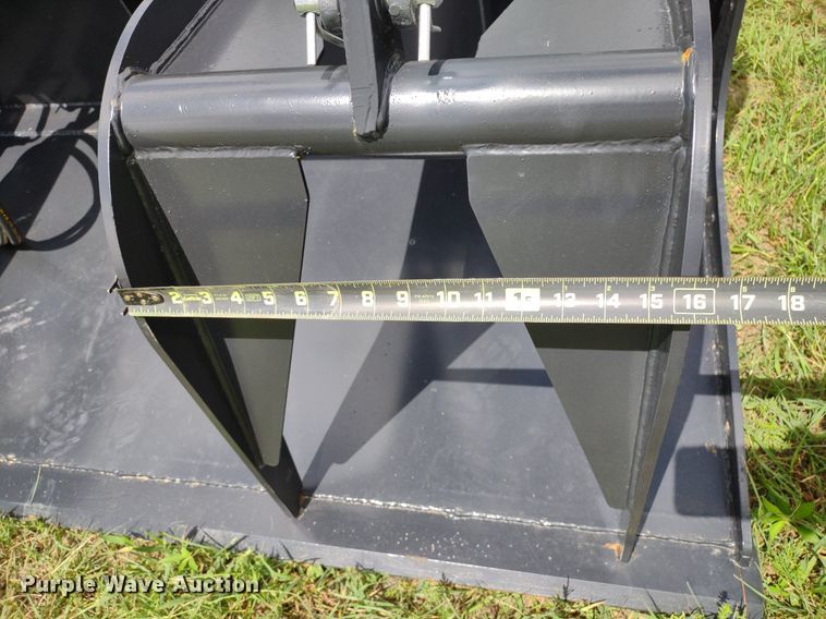 image for item LL9147 JCT  72"W skid steer grapple bucket