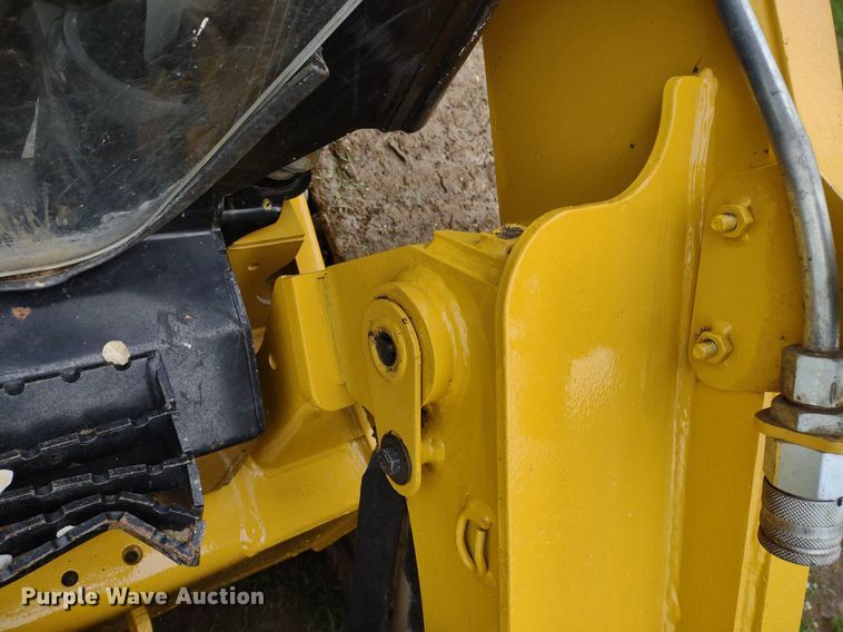 image for item LL9153 2013 Caterpillar 277C Series II  tracked skid steer loader