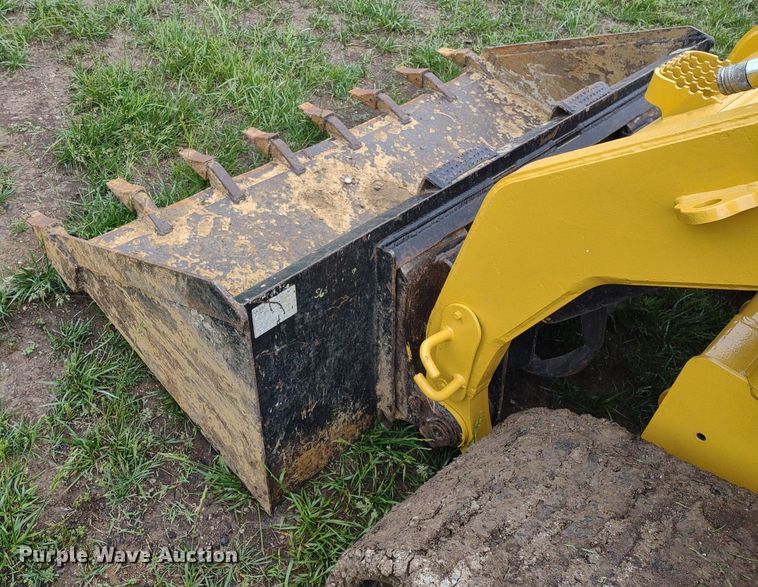 image for item LL9153 2013 Caterpillar 277C Series II  tracked skid steer loader