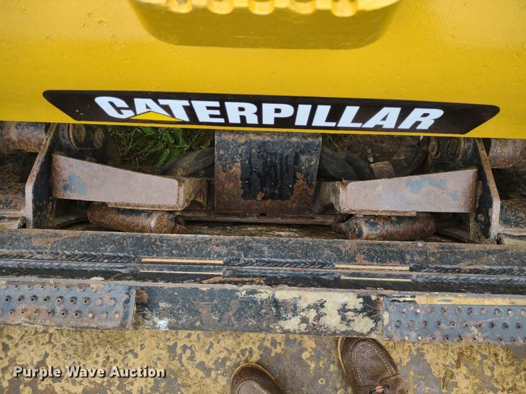image for item LL9153 2013 Caterpillar 277C Series II  tracked skid steer loader