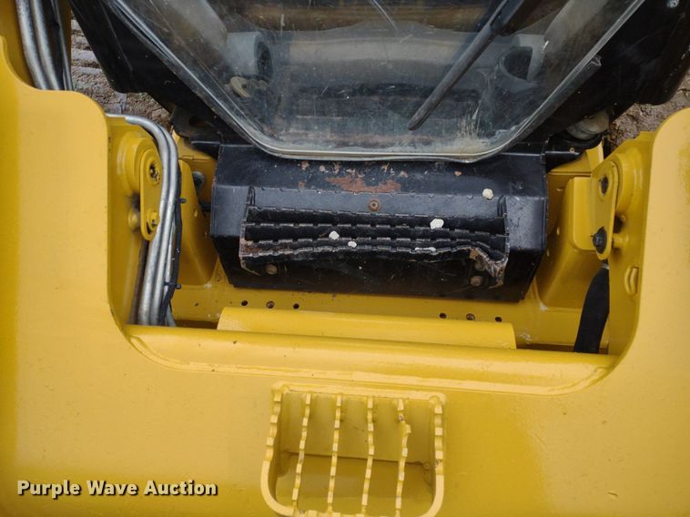 image for item LL9153 2013 Caterpillar 277C Series II  tracked skid steer loader