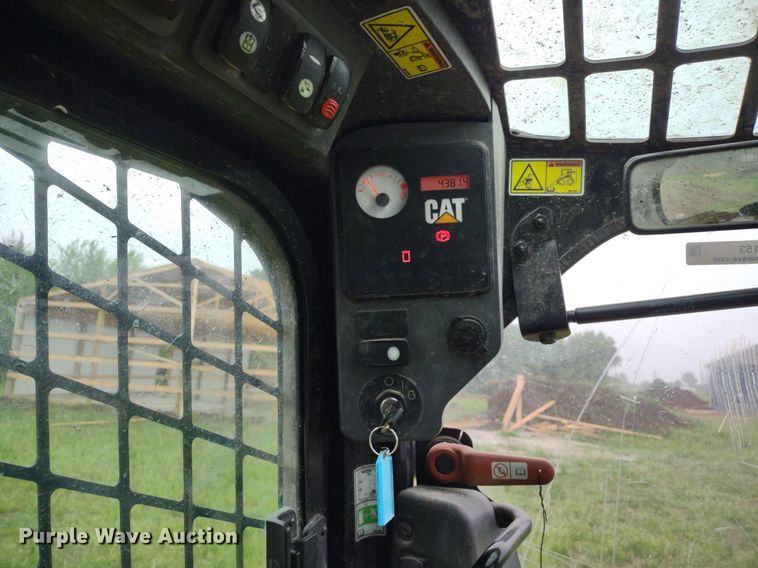 image for item LL9153 2013 Caterpillar 277C Series II  tracked skid steer loader